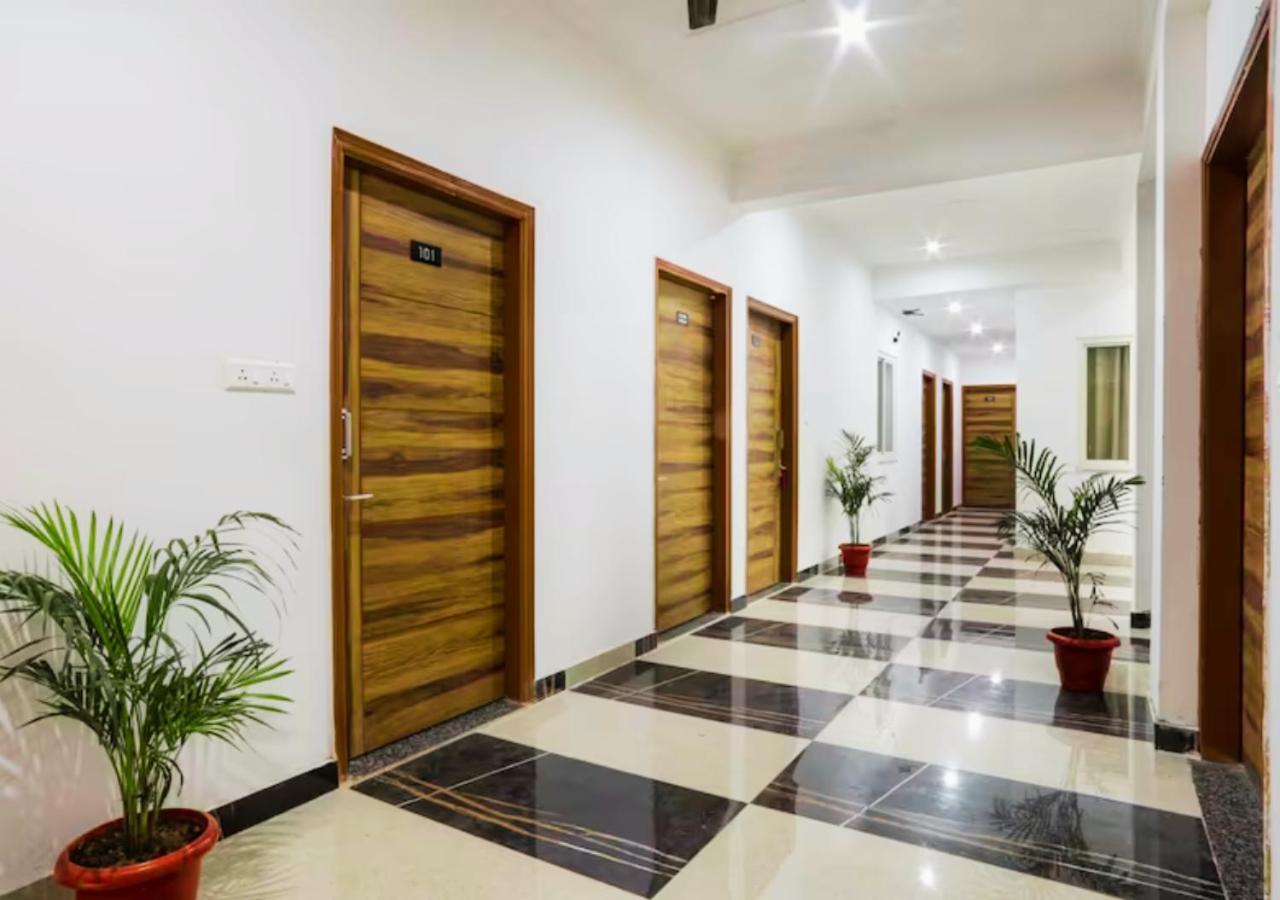 The Castle Blue Hotel Greater Noida Exterior photo